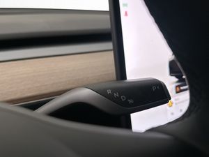 Tesla Model Y bild 28