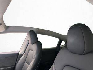 Tesla Model Y bild 11