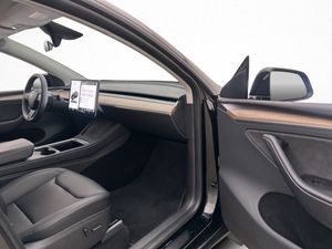 Tesla Model Y bild 14