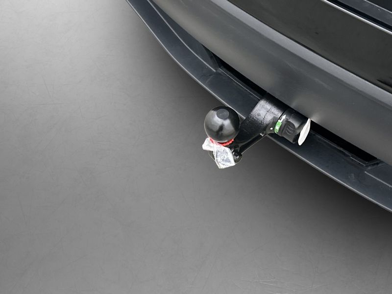 Tesla Model Y bild 16