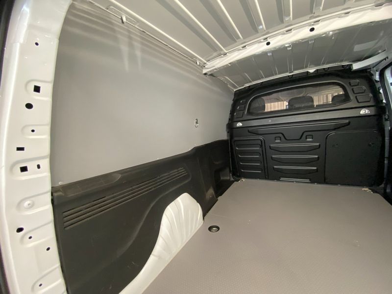 Peugeot e-Partner bild 28