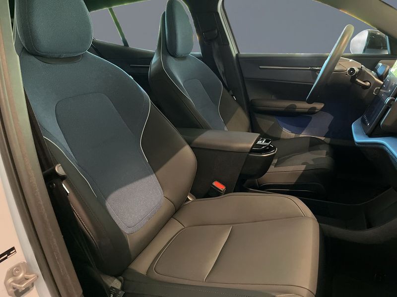 Volvo EX30 bild 7