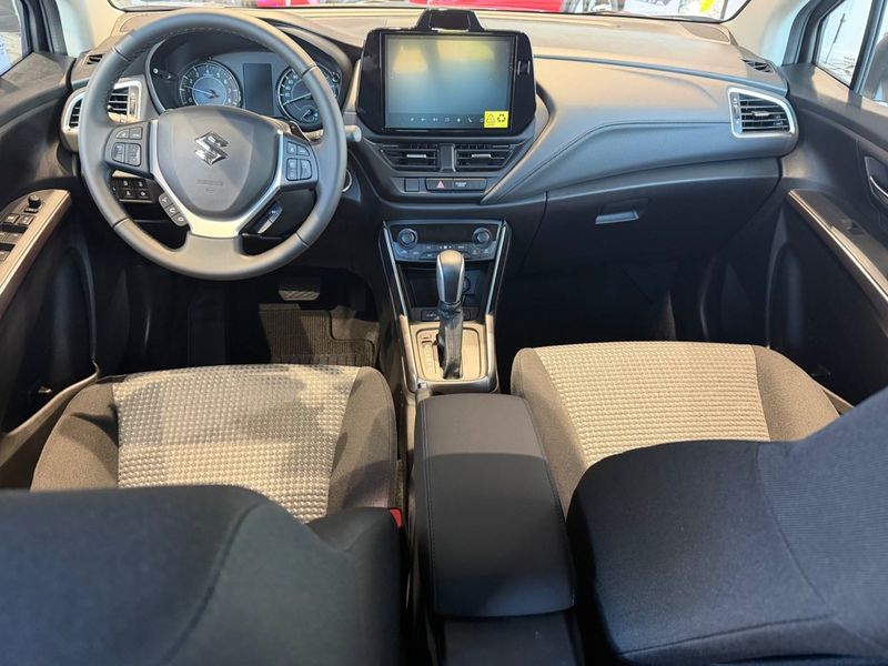 Suzuki S-CROSS bild 8