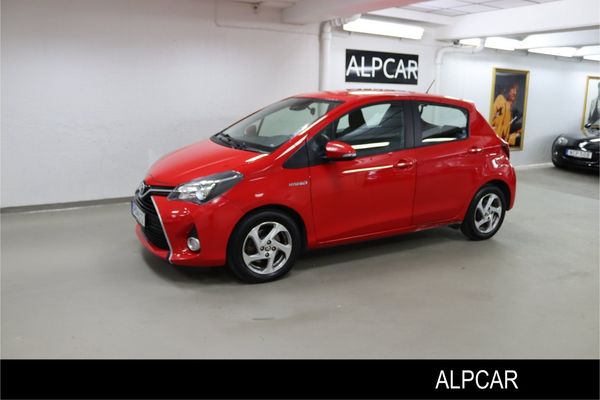 Toyota Yaris HYBRID ACTIVE V-HJUL - 2017