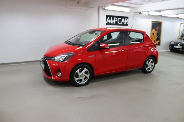 Toyota Yaris HYBRID ACTIVE V-HJUL - 2017
