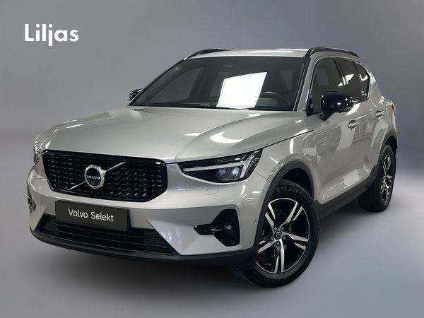 Volvo XC40 B3 FWD Bensin Plus Dark - 2025