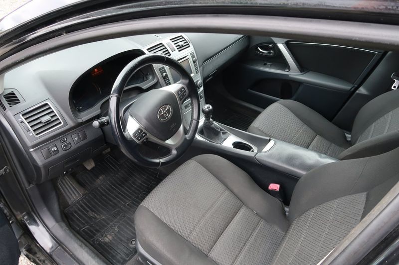 Toyota Avensis bild 7