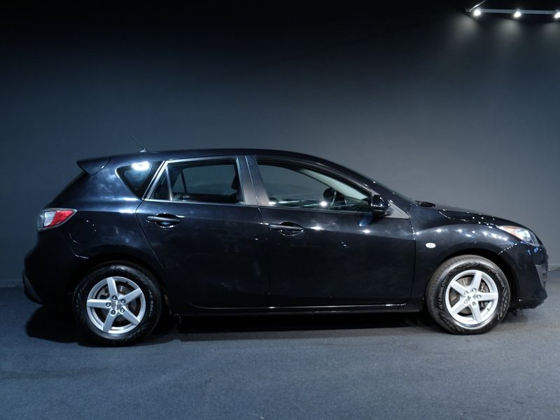Mazda 3 bild 2