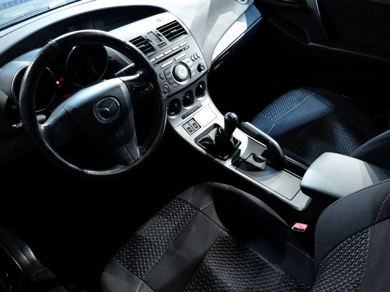 Mazda 3 bild 8