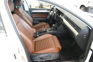 Volkswagen Passat bild 7