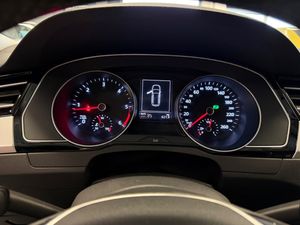 Volkswagen Passat bild 12