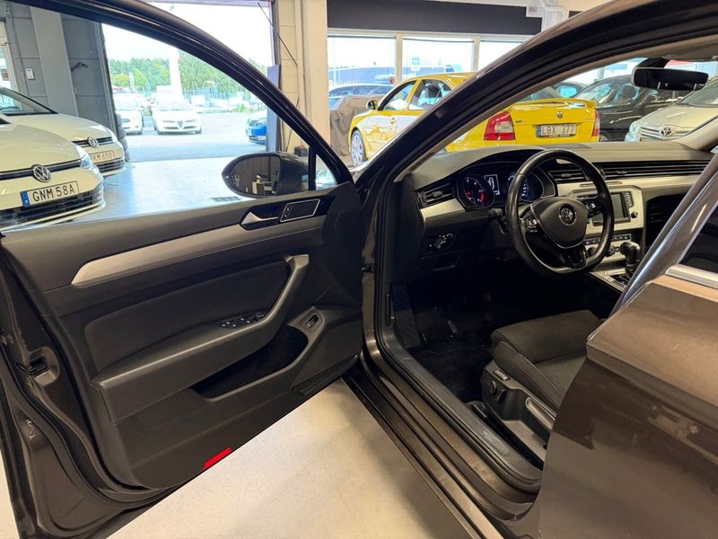 Volkswagen Passat bild 8