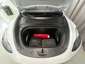 Tesla Model Y bild 12