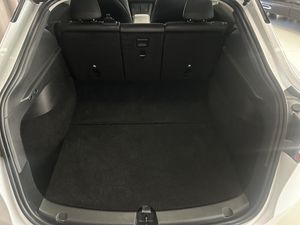 Tesla Model Y bild 11