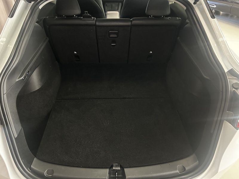 Tesla Model Y bild 11