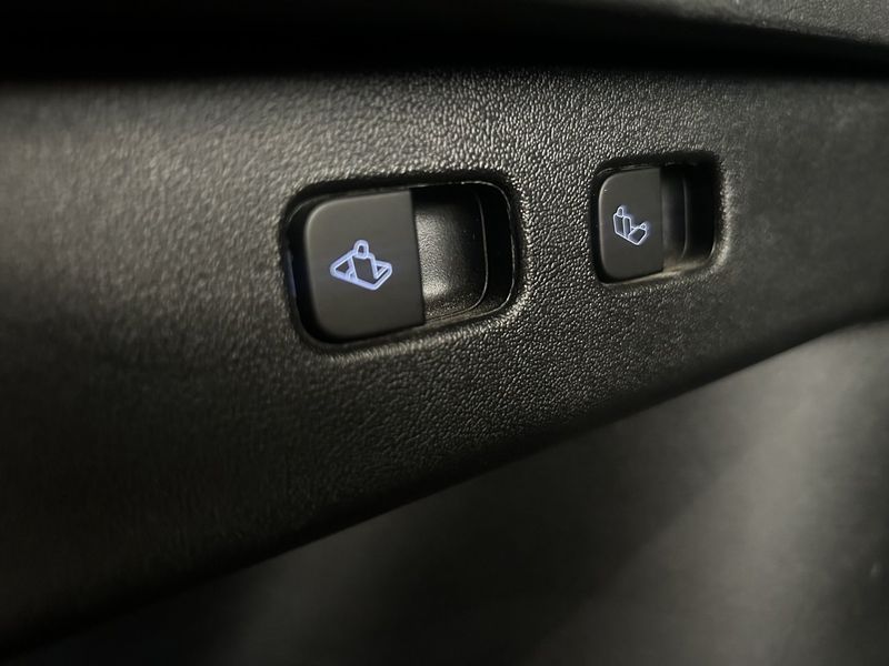 Tesla Model Y bild 15