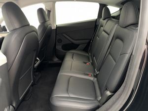 Tesla Model Y bild 26
