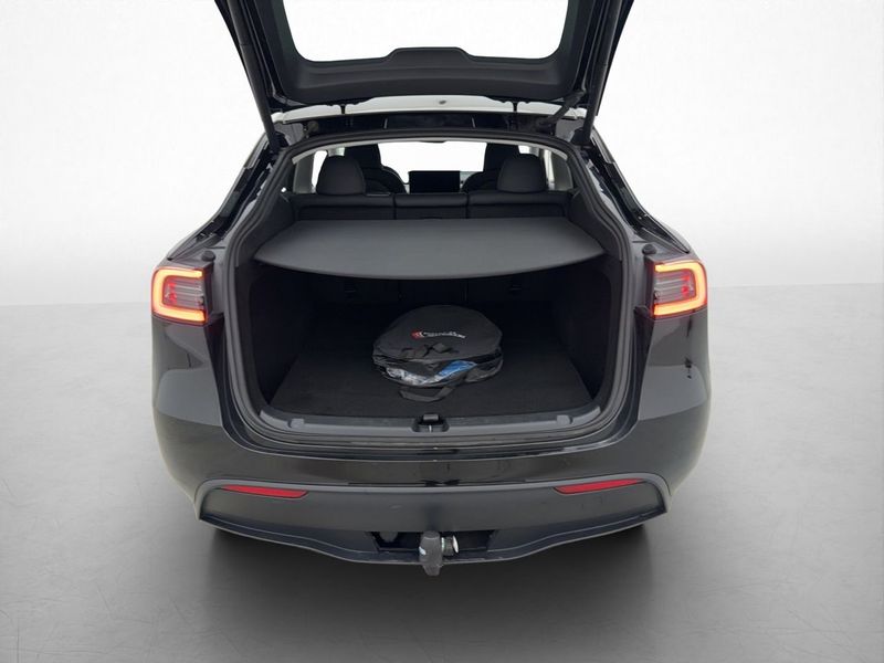Tesla Model Y bild 28