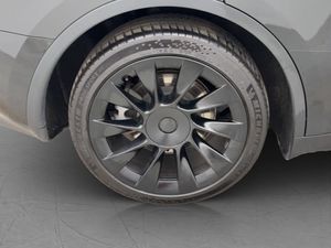 Tesla Model Y bild 32