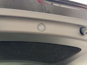 Tesla Model Y bild 27