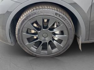 Tesla Model Y bild 30
