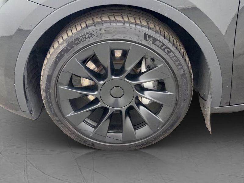 Tesla Model Y bild 30