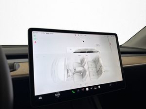 Tesla Model Y bild 23