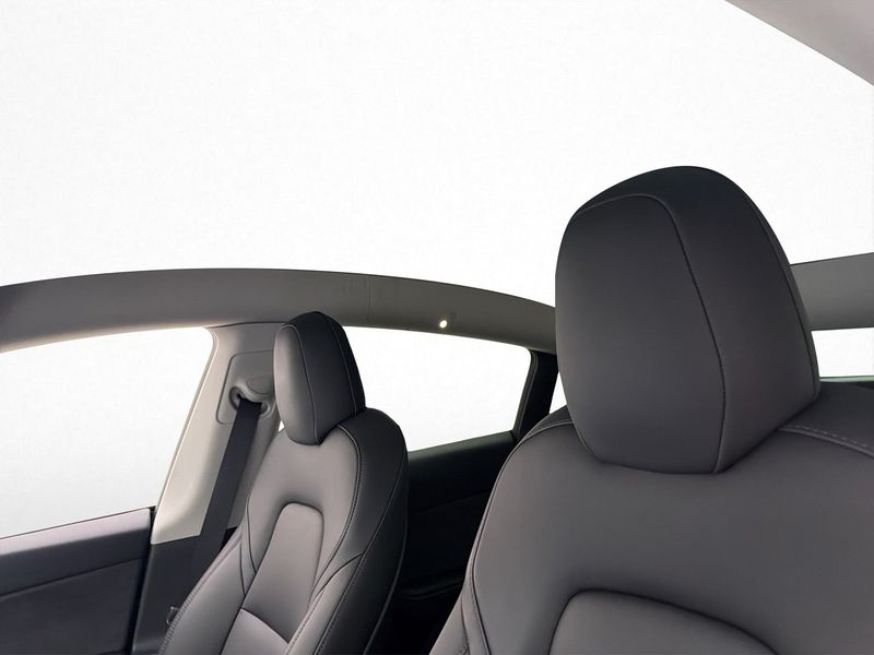 Tesla Model Y bild 13
