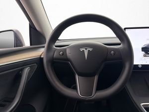 Tesla Model Y bild 16