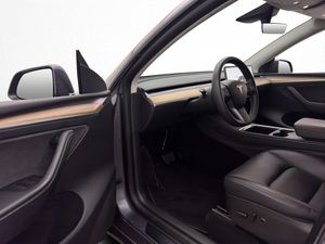 Tesla Model Y bild 12