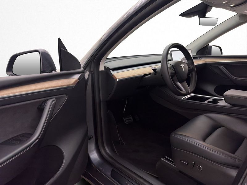 Tesla Model Y bild 12