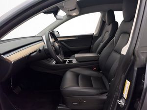 Tesla Model Y bild 14