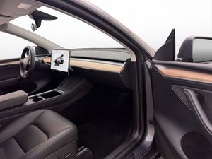 Tesla Model Y bild 26