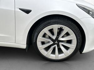Tesla Model 3 bild 31