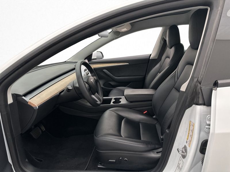 Tesla Model 3 bild 13