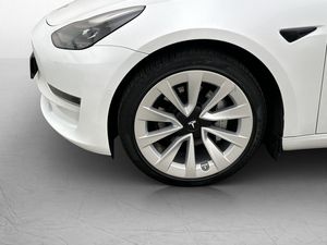 Tesla Model 3 bild 28