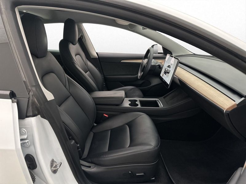 Tesla Model 3 bild 24
