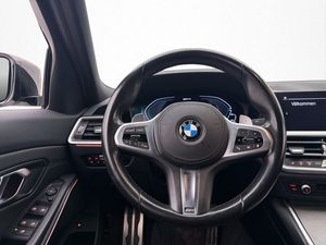 BMW 330 bild 13