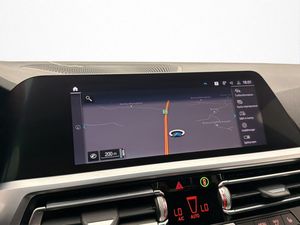 BMW 330 bild 19