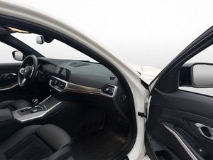 BMW 330 bild 25