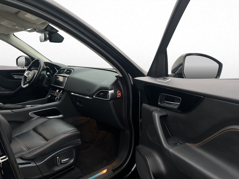 Jaguar F-Pace bild 27