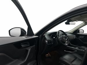 Jaguar F-Pace bild 10