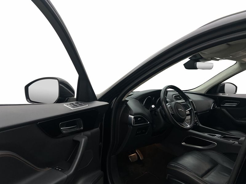 Jaguar F-Pace bild 10