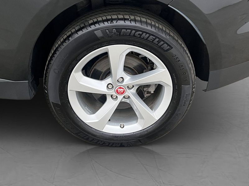 Jaguar F-Pace bild 32