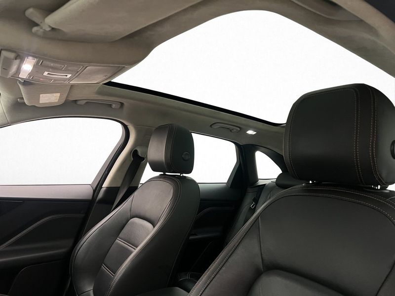 Jaguar F-Pace bild 11