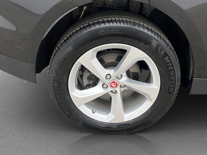Jaguar F-Pace bild 33