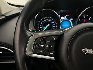 Jaguar F-Pace bild 17