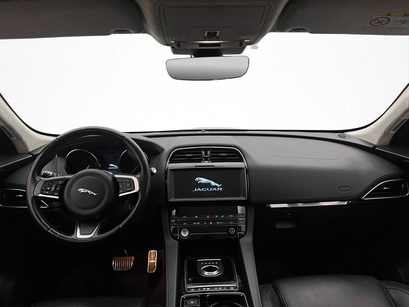 Jaguar F-Pace bild 13