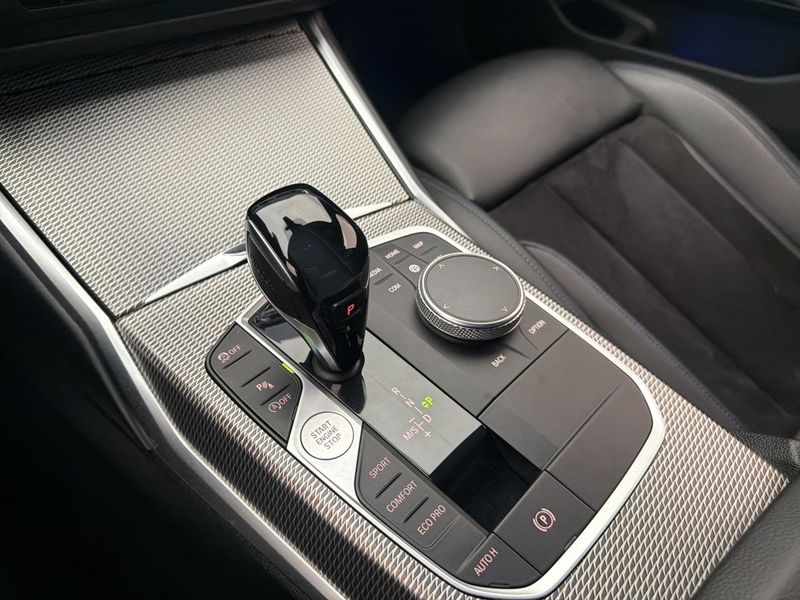 BMW 330 bild 24