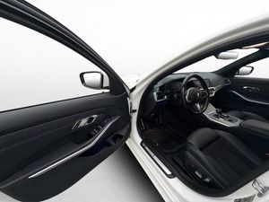 BMW 330 bild 10